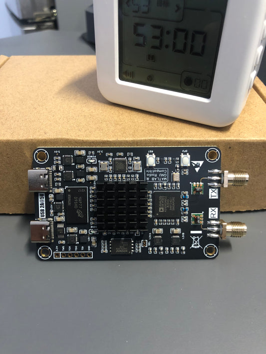 PlutoSDR NANO Software-Defined Radio based on ZYNQ7010 and AD9363, offering exceptional value for money and ideal for beginners.